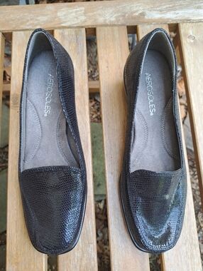 Aerosoles Black Lizard-Effect Slip-On Loafers